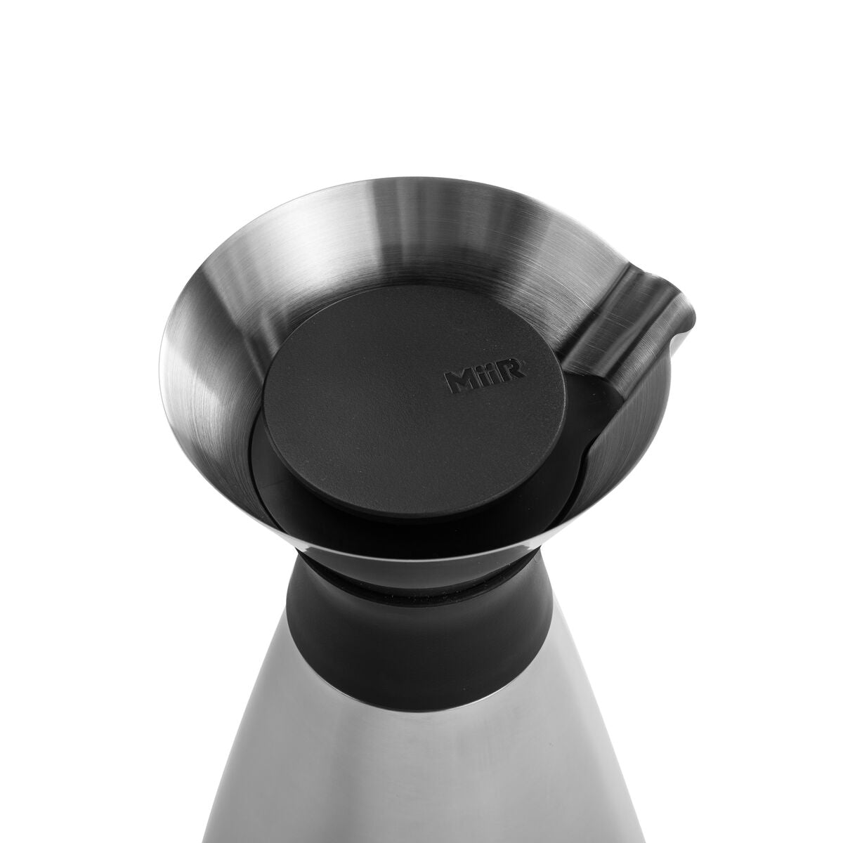 new-standard-carafe-p8 WebPDP-PolishedStainlessCarafe_33oz_SS_StudioX207182024_45degree__CAR1SVOS005.jpg